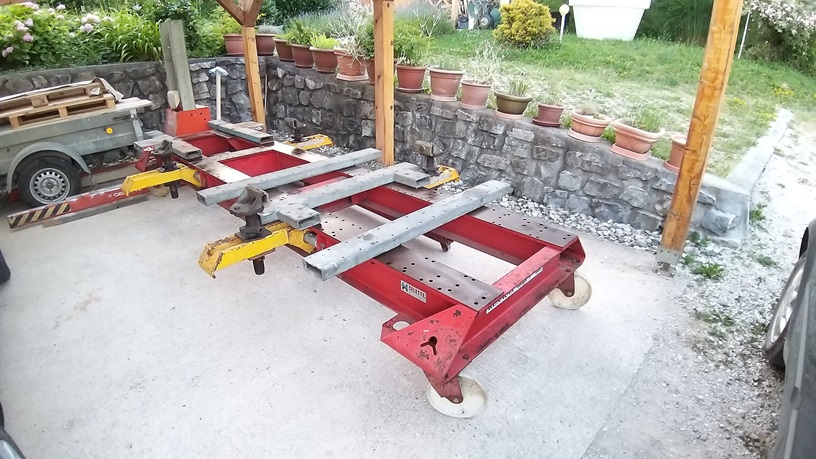 Celette MUF 7 RC streightening bench/jig